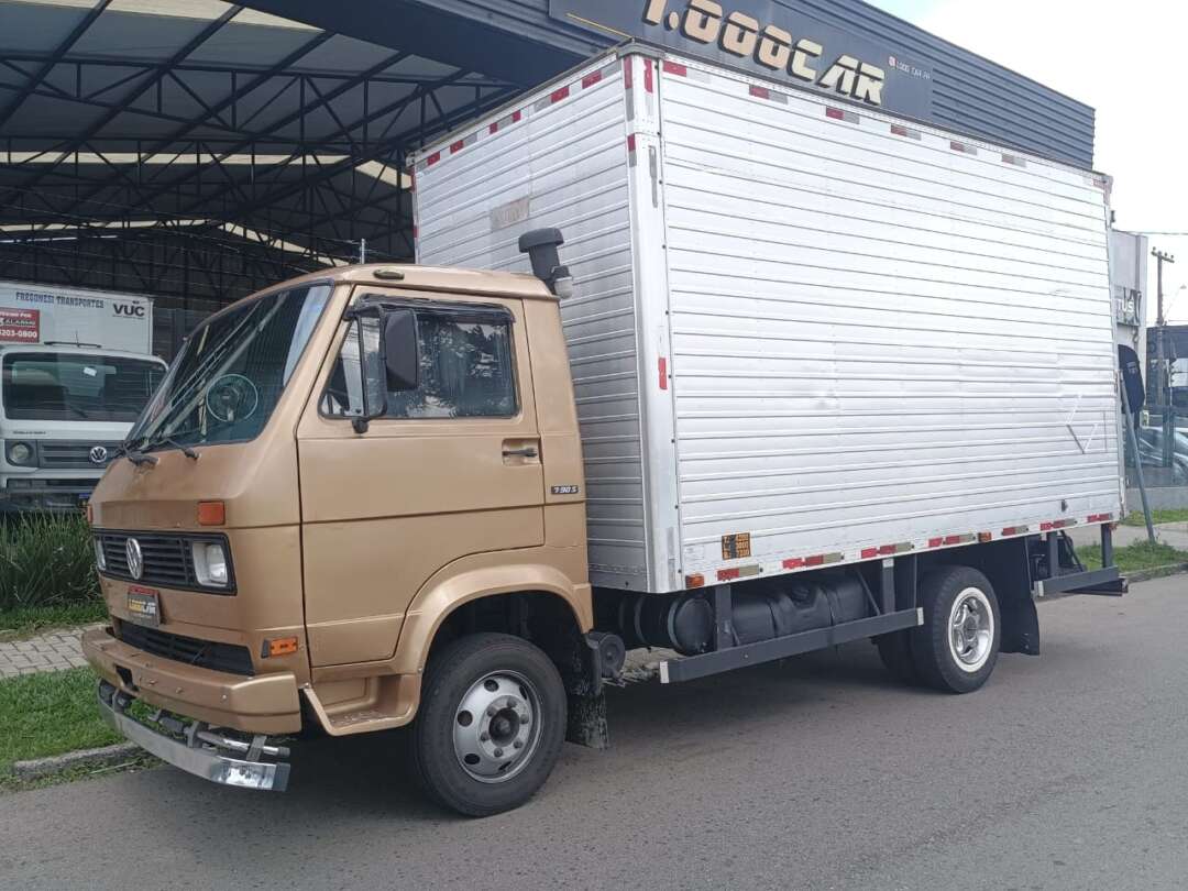 Caminhão VOLKSWAGEN VW 790 Baú Furgão ANO 1990 de 1.000CAR Curitiba no Paraná