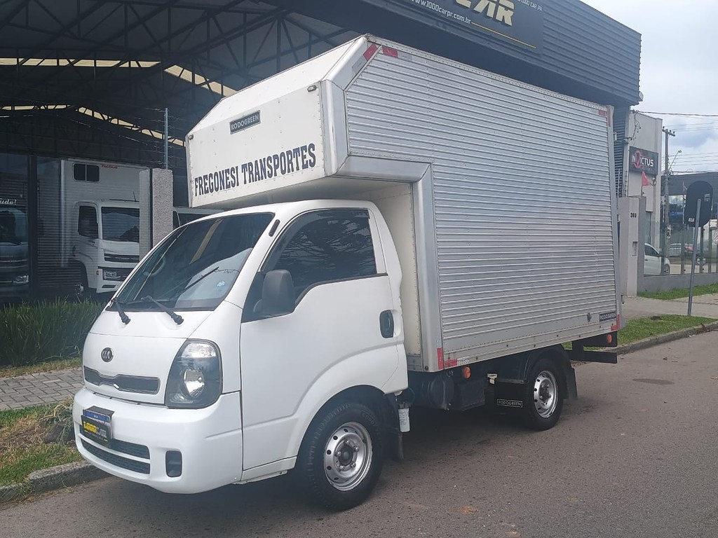 Caminhão KIA BONGO K-2500 Baú Furgão ANO 2015 de 1.000CAR Curitiba no Paraná