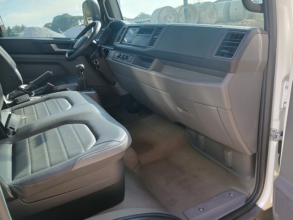 Caminhão VOLKSWAGEN DELIVERY EXPRESS Baú Furgão ANO 2023 de 1.000CAR Curitiba no Paraná