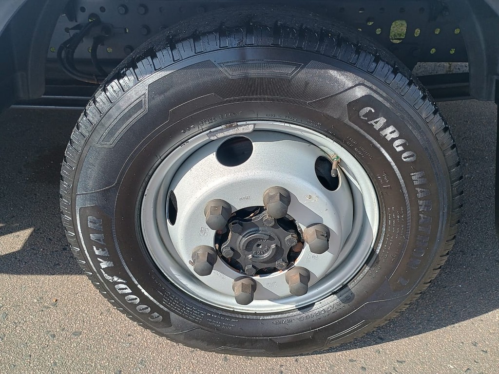 Caminhão VOLKSWAGEN DELIVERY EXPRESS Baú Furgão ANO 2023 de 1.000CAR Curitiba no Paraná