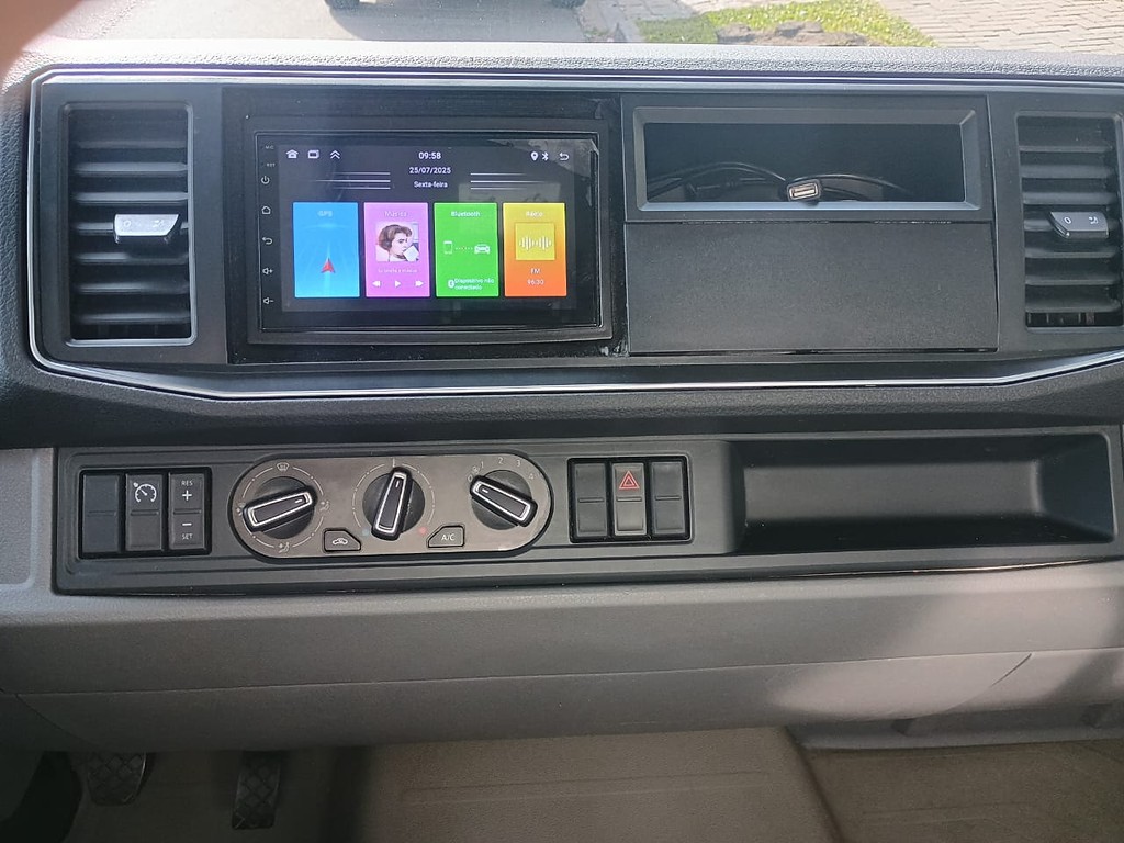 Caminhão VOLKSWAGEN DELIVERY EXPRESS Baú Furgão ANO 2023 de 1.000CAR Curitiba no Paraná