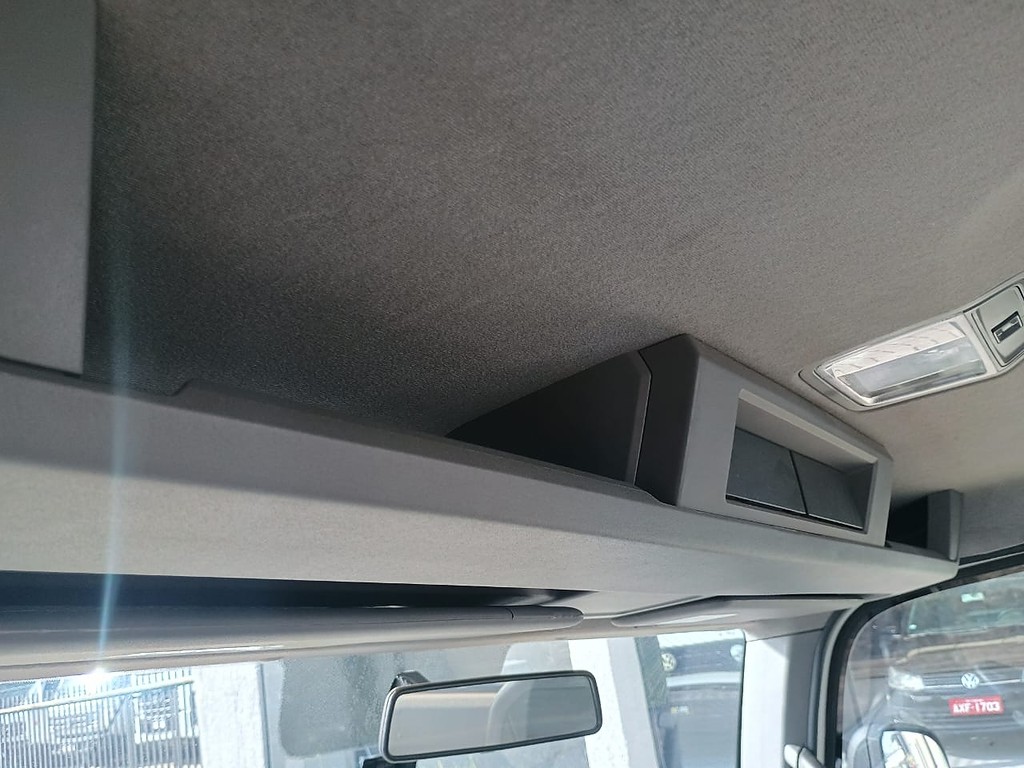 Caminhão VOLKSWAGEN DELIVERY EXPRESS Baú Furgão ANO 2023 de 1.000CAR Curitiba no Paraná