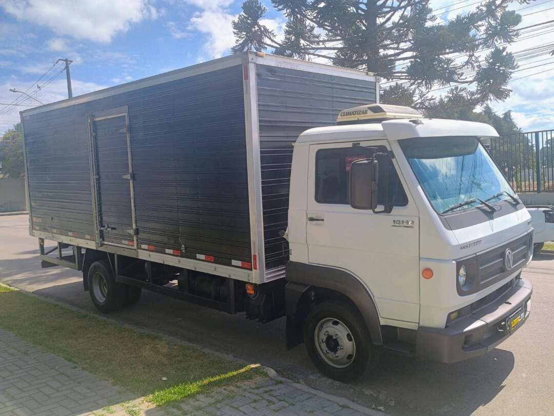 Caminhão VOLKSWAGEN VW 10160 Baú Furgão ANO 14 de 1.000CAR Curitiba no Paraná