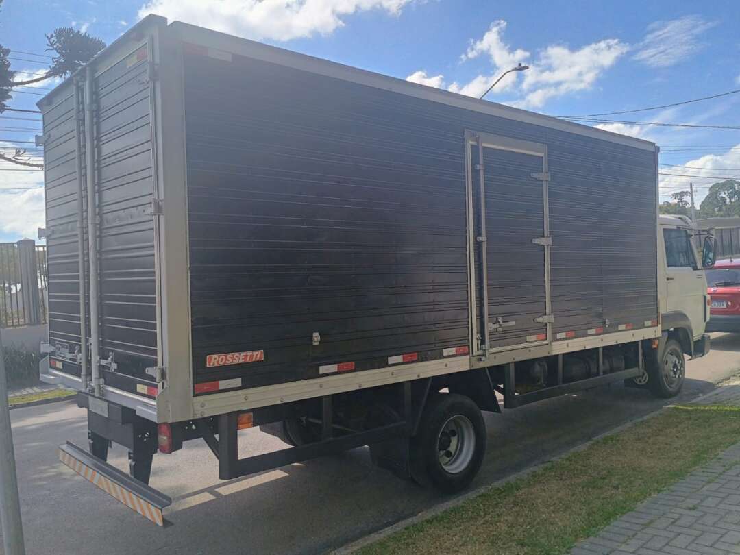 Caminhão VOLKSWAGEN VW 10160 Baú Furgão ANO 14 de 1.000CAR Curitiba no Paraná