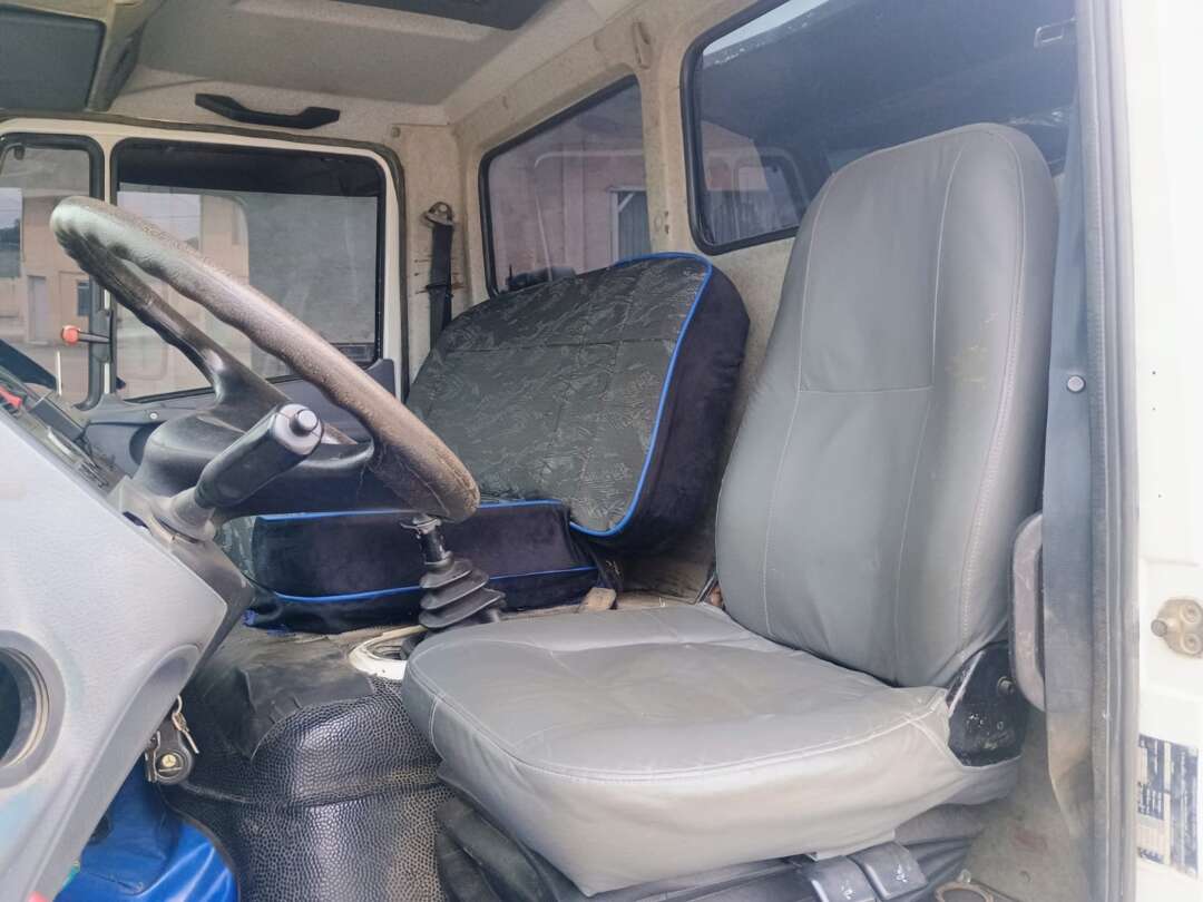 Caminhão MERCEDES BENZ MB 2423 Caçamba Basculante ANO 2005 de 1.000CAR Curitiba no Paraná