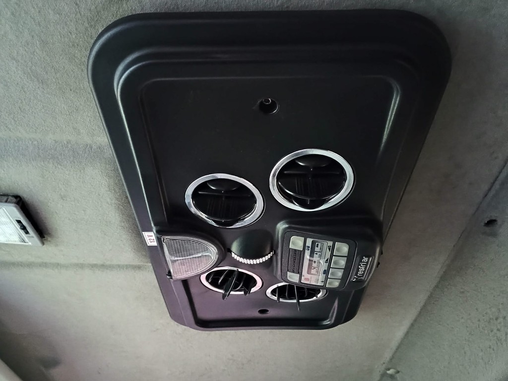 Caminhão VOLKSWAGEN VW 10160 Baú Refrigerado ANO 2016 de 1.000CAR Curitiba no Paraná