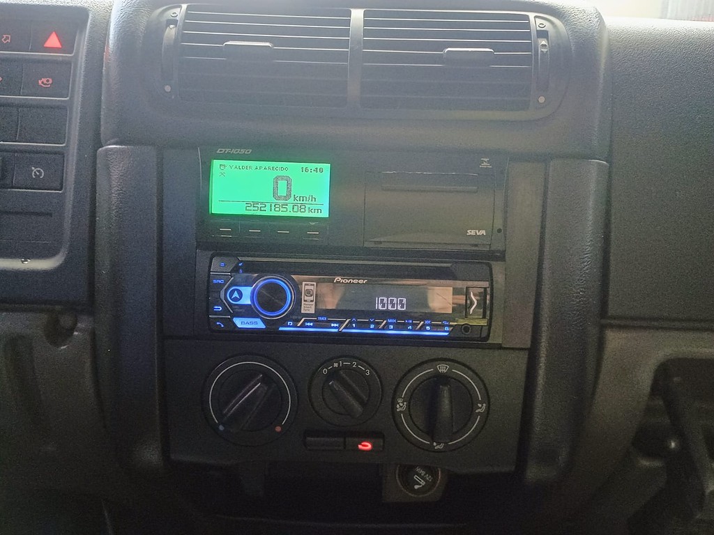 Caminhão VOLKSWAGEN VW 10160 Baú Refrigerado ANO 2016 de 1.000CAR Curitiba no Paraná