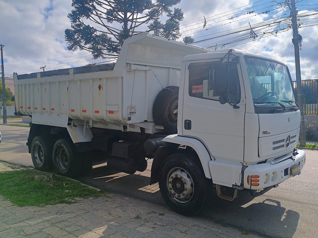 Caminhão MERCEDES BENZ MB 2726 Caçamba Basculante ANO 2010 de 1.000CAR Curitiba no Paraná