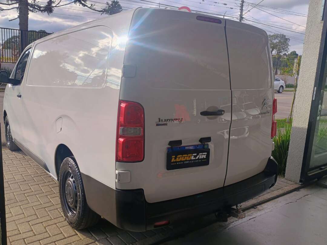 Caminhão ·UTILITÁRIO CITROEN JUMPY FURGÃO 1.6 Baú Furgão ANO 2022 de 1.000CAR Curitiba no Paraná