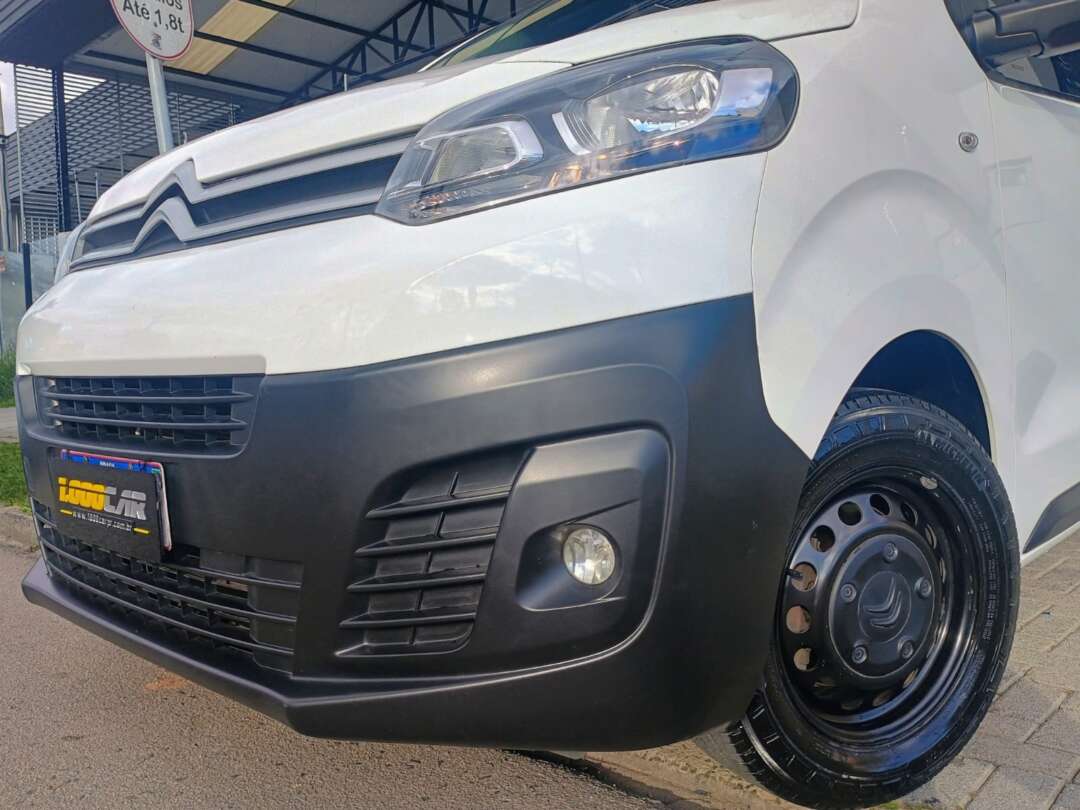 Caminhão ·UTILITÁRIO CITROEN JUMPY FURGÃO 1.6 Baú Furgão ANO 2022 de 1.000CAR Curitiba no Paraná