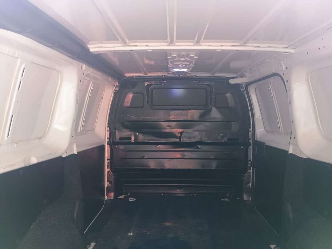 Caminhão ·UTILITÁRIO CITROEN JUMPY FURGÃO 1.6 Baú Furgão ANO 2022 de 1.000CAR Curitiba no Paraná