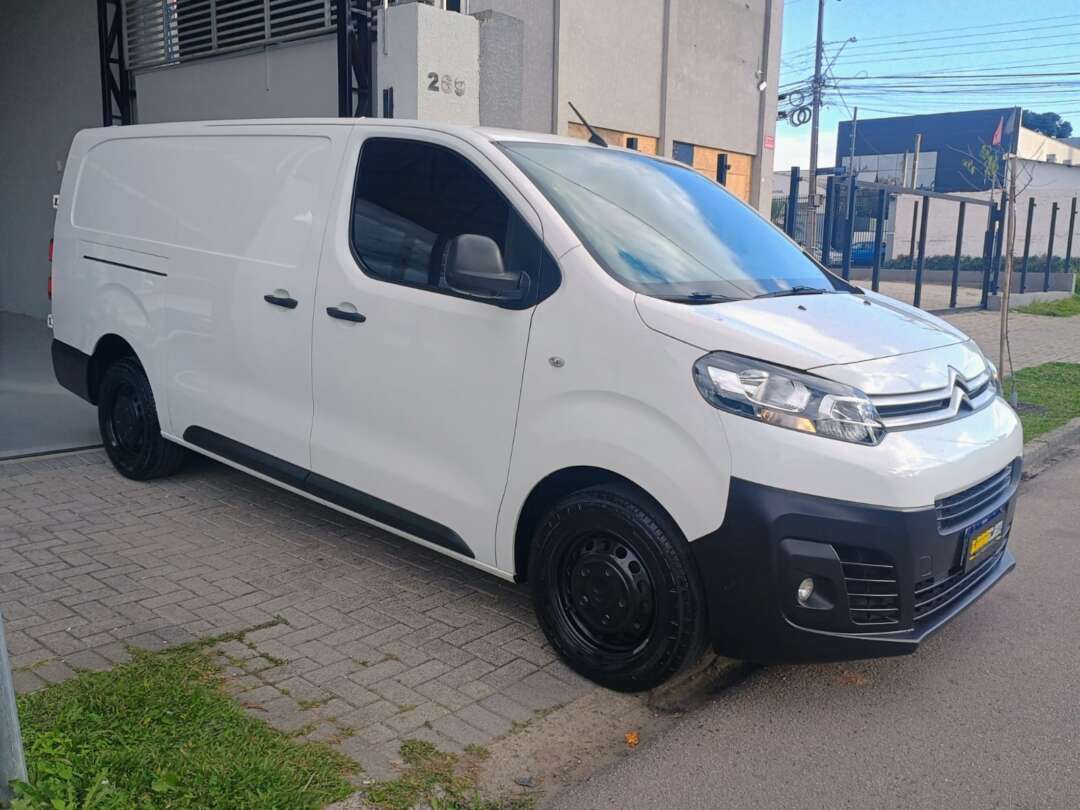 Caminhão ·UTILITÁRIO CITROEN JUMPY FURGÃO 1.6 Baú Furgão ANO 2022 de 1.000CAR Curitiba no Paraná