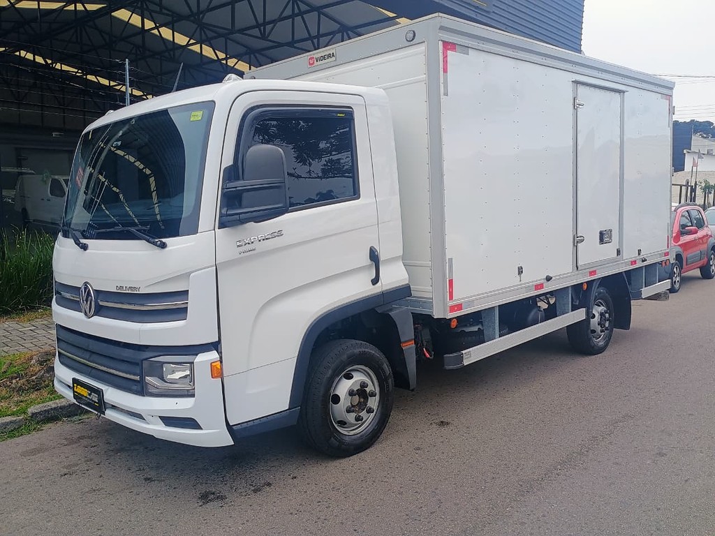 Caminhão VOLKSWAGEN DELIVERY EXPRESS Baú Furgão ANO 2023 de 1.000CAR Curitiba no Paraná