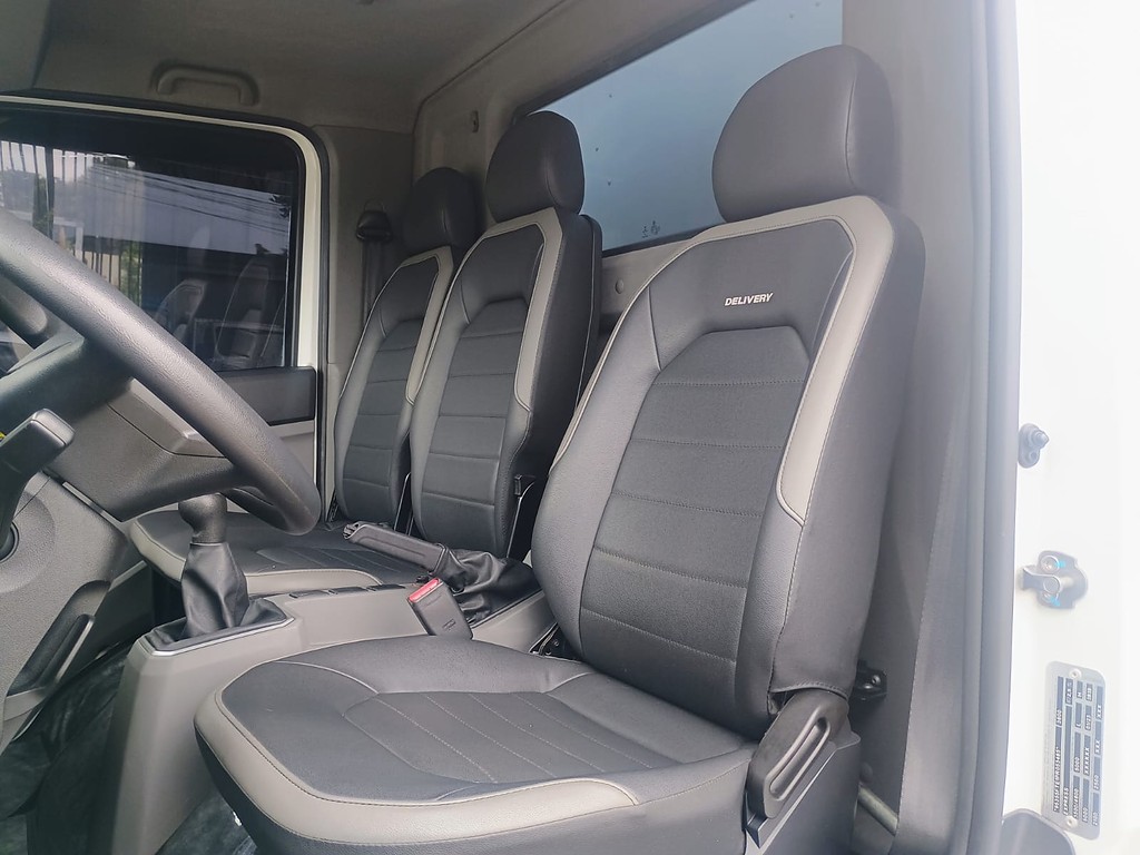 Caminhão VOLKSWAGEN DELIVERY EXPRESS Baú Furgão ANO 2023 de 1.000CAR Curitiba no Paraná
