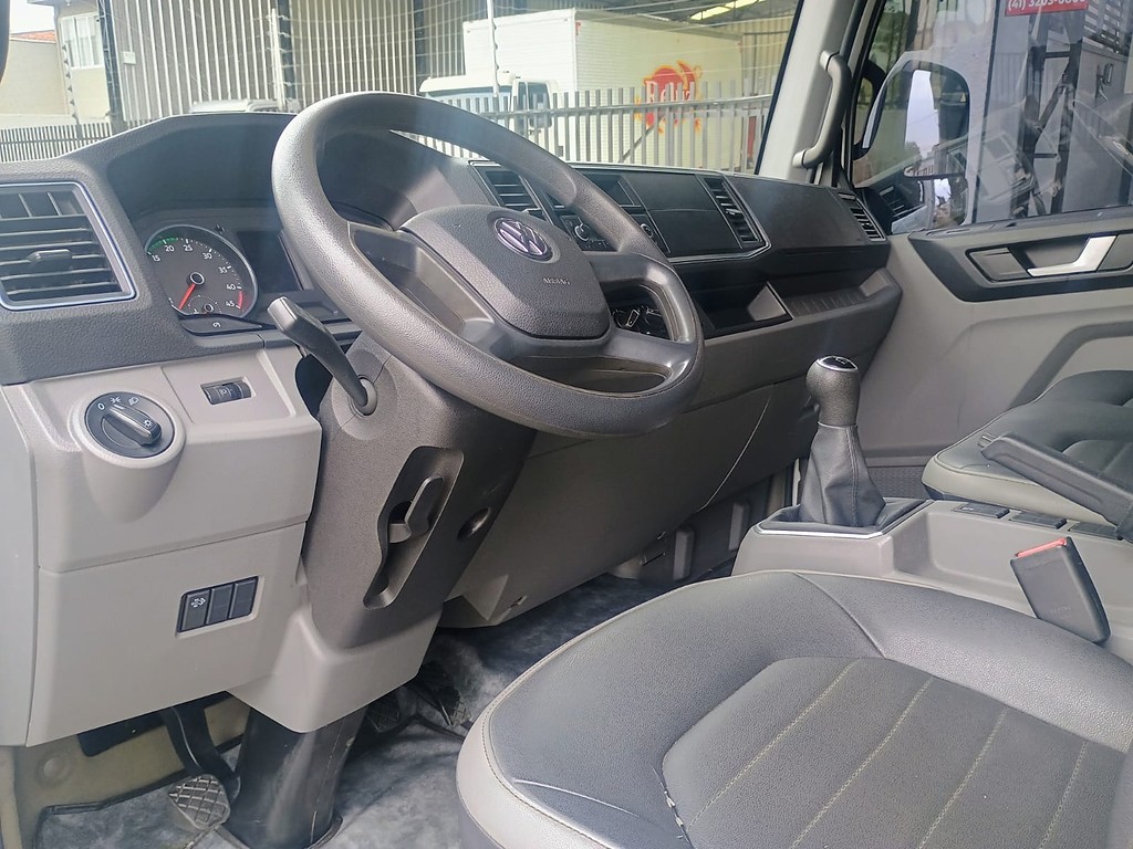 Caminhão VOLKSWAGEN DELIVERY EXPRESS Baú Furgão ANO 2023 de 1.000CAR Curitiba no Paraná