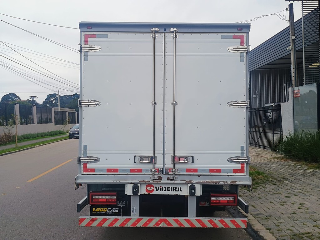 Caminhão VOLKSWAGEN DELIVERY EXPRESS Baú Furgão ANO 2023 de 1.000CAR Curitiba no Paraná