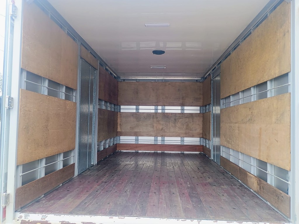 Caminhão VOLKSWAGEN DELIVERY EXPRESS Baú Furgão ANO 2023 de 1.000CAR Curitiba no Paraná