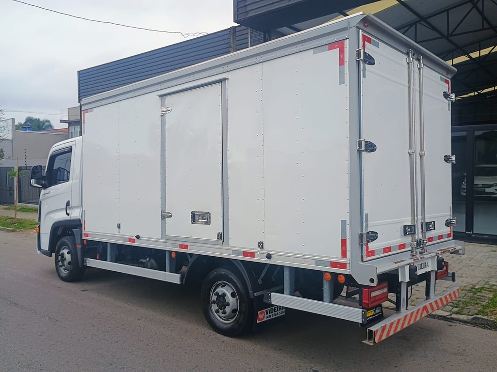 Caminhão VOLKSWAGEN DELIVERY EXPRESS Baú Furgão ANO 2023 de 1.000CAR Curitiba no Paraná