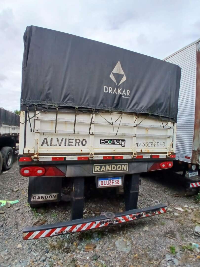 Carreta SEMI-REBOQUE GRANELEIRO Randon ANO 2018 1+1+1 Vanderleia de Rodocatarina Implementos LTDA na Santa Catarina