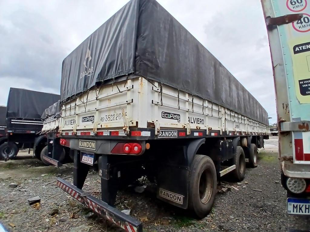 Carreta SEMI-REBOQUE GRANELEIRO Randon ANO 2018 1+1+1 Vanderleia de Rodocatarina Implementos LTDA na Santa Catarina