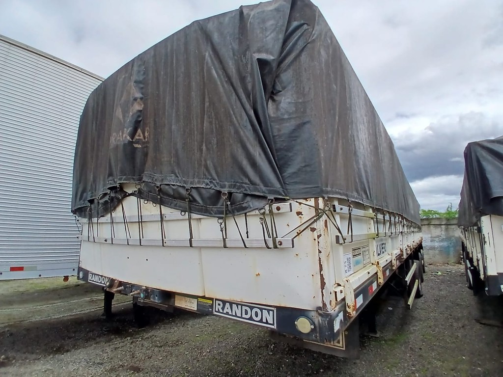 Carreta SEMI-REBOQUE GRANELEIRO Randon ANO 2018 1+1+1 Vanderleia de Rodocatarina Implementos LTDA na Santa Catarina