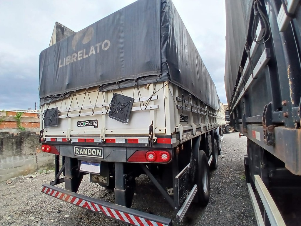 Carreta SEMI-REBOQUE GRANELEIRO Randon ANO 2021 1+1+1 Vanderleia de Rodocatarina Implementos LTDA na Santa Catarina