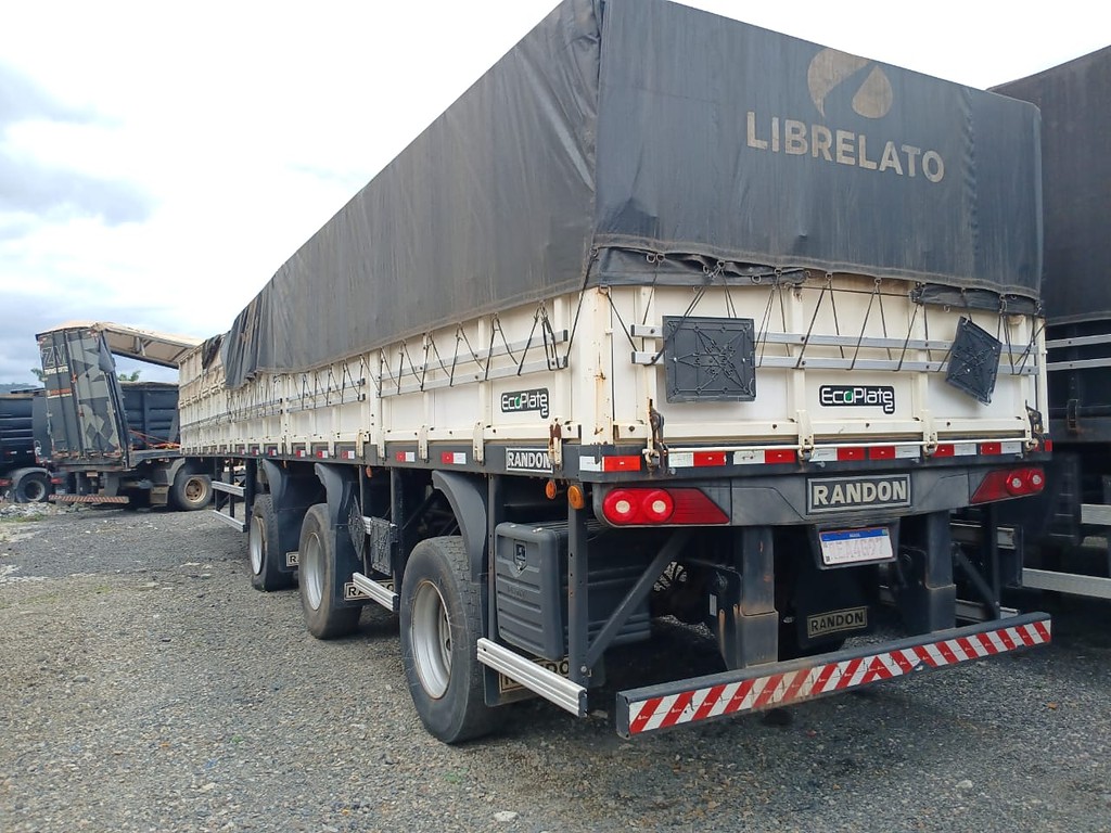 Carreta SEMI-REBOQUE GRANELEIRO Randon ANO 2021 1+1+1 Vanderleia de Rodocatarina Implementos LTDA na Santa Catarina