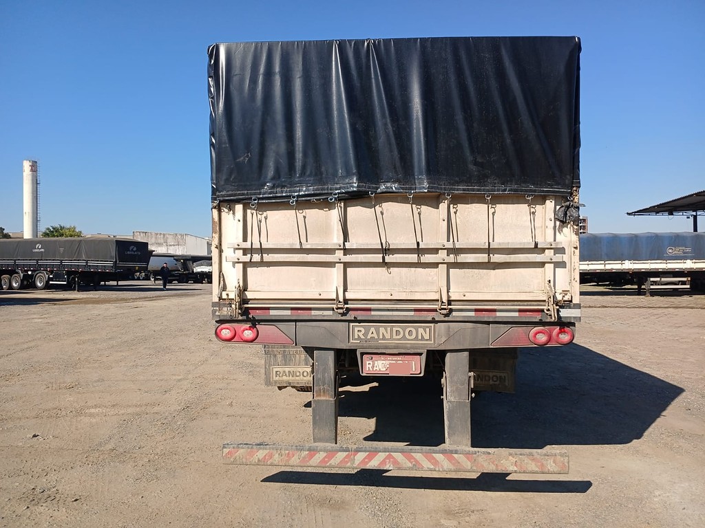 Carreta SEMI-REBOQUE GRANELEIRO Randon ANO 2020 3 Eixos de Rodocatarina Implementos LTDA na Santa Catarina