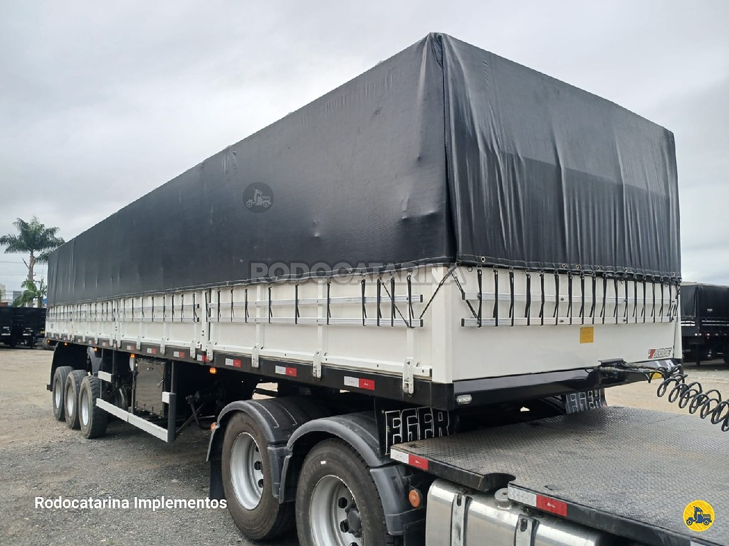 Carreta SEMI-REBOQUE GRANELEIRO Librelato ANO 2023 3 Eixos de Rodocatarina Implementos LTDA na Santa Catarina