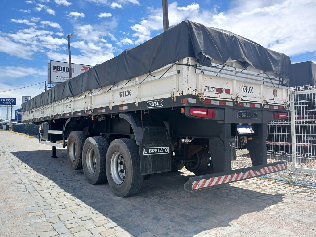 Carreta SEMI-REBOQUE CARGA SECA Librelato ANO 2015 3 Eixos de Rodocatarina Implementos LTDA na Santa Catarina