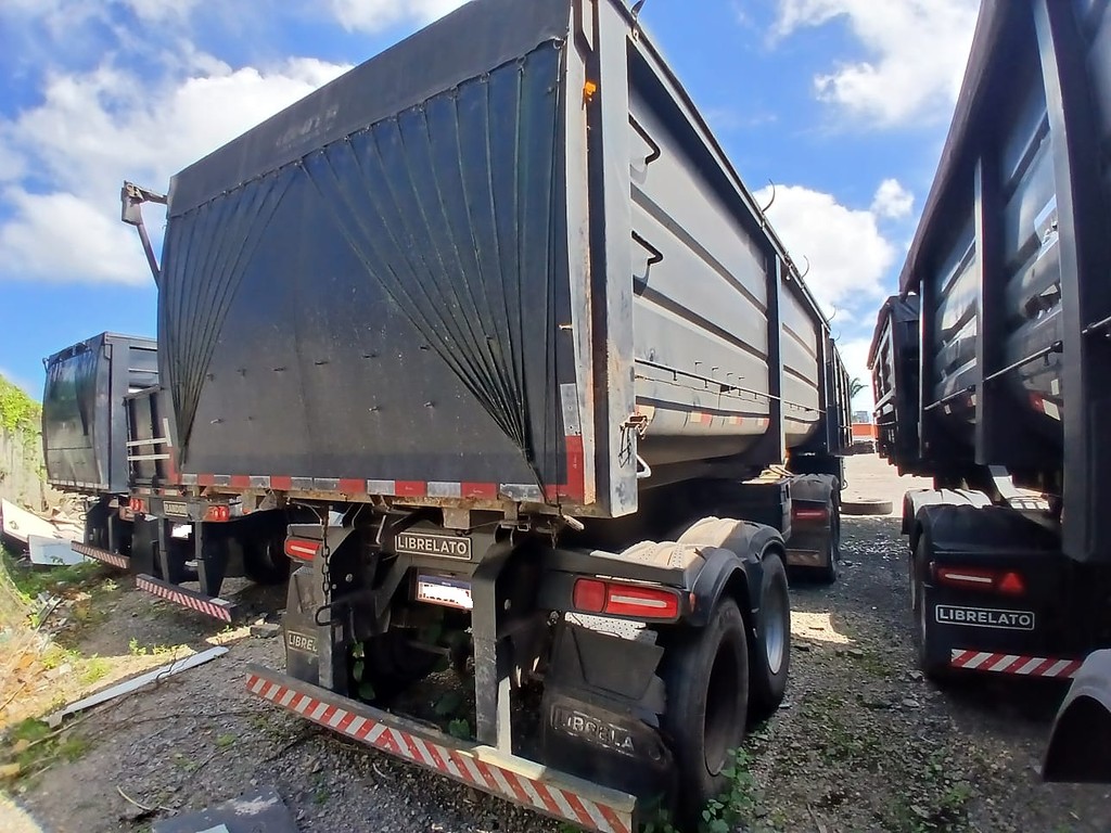 Carreta BITREM BASCULANTE Librelato ANO 2021 4 Eixos de Rodocatarina Implementos LTDA na Santa Catarina