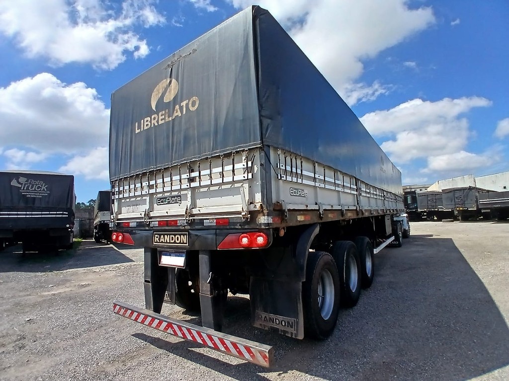 Carreta SEMI-REBOQUE GRANELEIRO Randon ANO 2017 3 Eixos de Rodocatarina Implementos LTDA na Santa Catarina