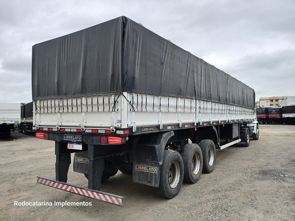 Carreta SEMI-REBOQUE GRANELEIRO Librelato ANO 2022 3 Eixos de Rodocatarina Implementos LTDA na Santa Catarina