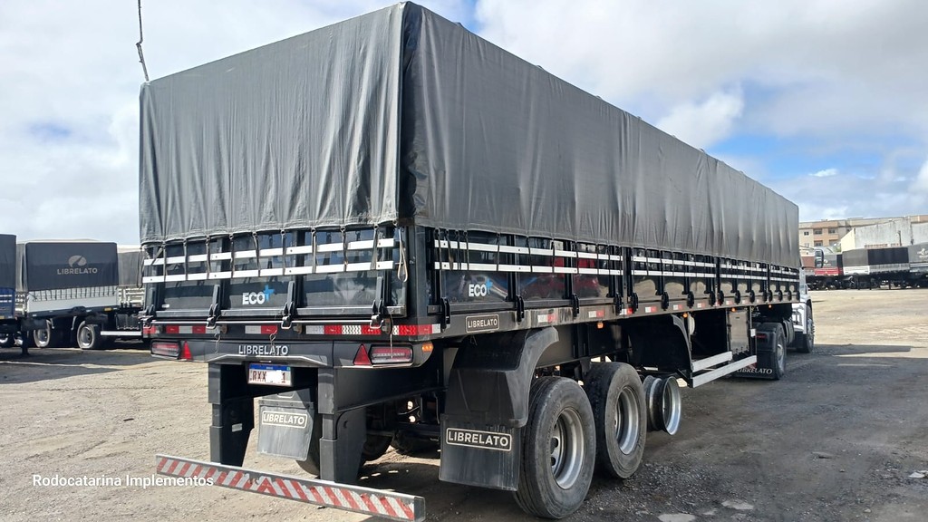 Carreta SEMI-REBOQUE GRANELEIRO Librelato ANO 2023 3 Eixos de Rodocatarina Implementos LTDA na Santa Catarina