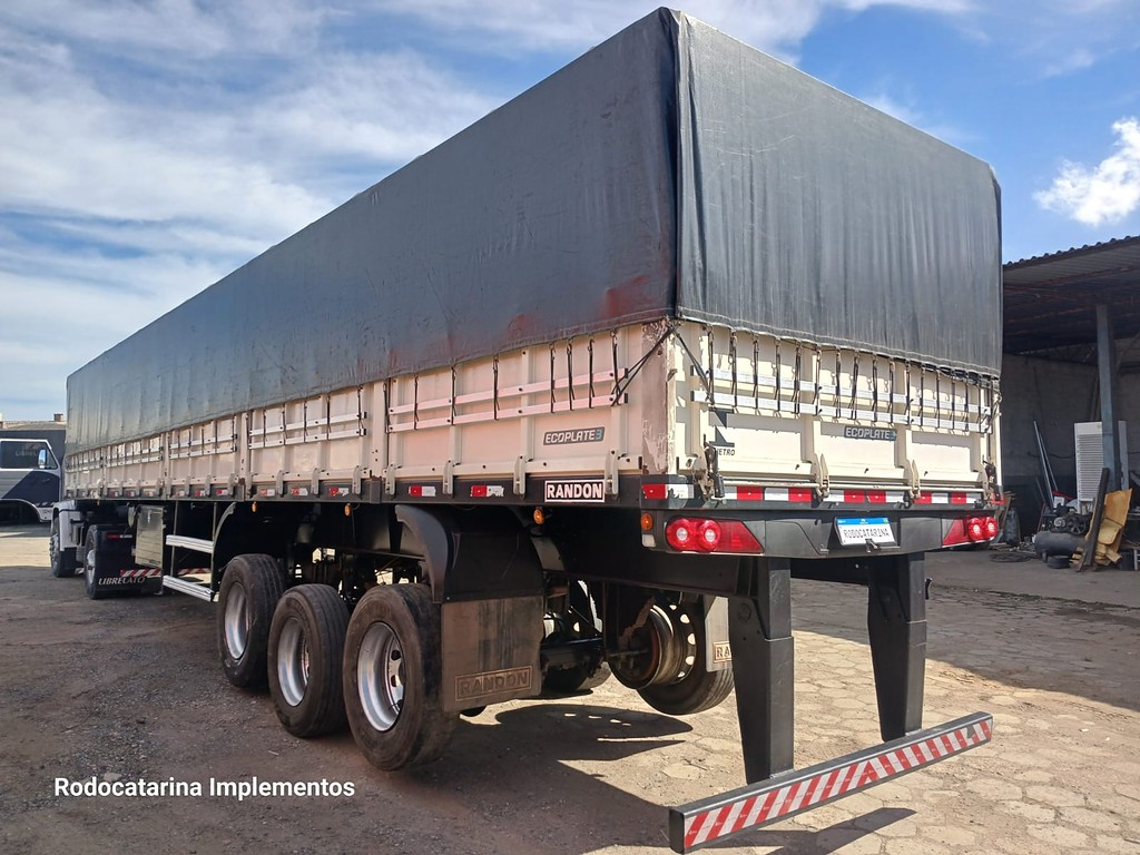 Carreta SEMI-REBOQUE GRANELEIRO Randon ANO 2023 3 Eixos de Rodocatarina Implementos LTDA na Santa Catarina