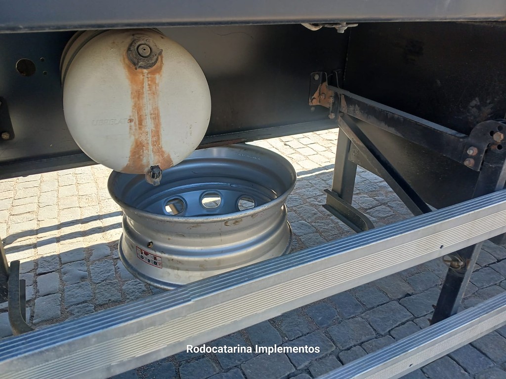 Carreta SEMI-REBOQUE GRANELEIRO Librelato ANO 2020 3 Eixos de Rodocatarina Implementos LTDA na Santa Catarina