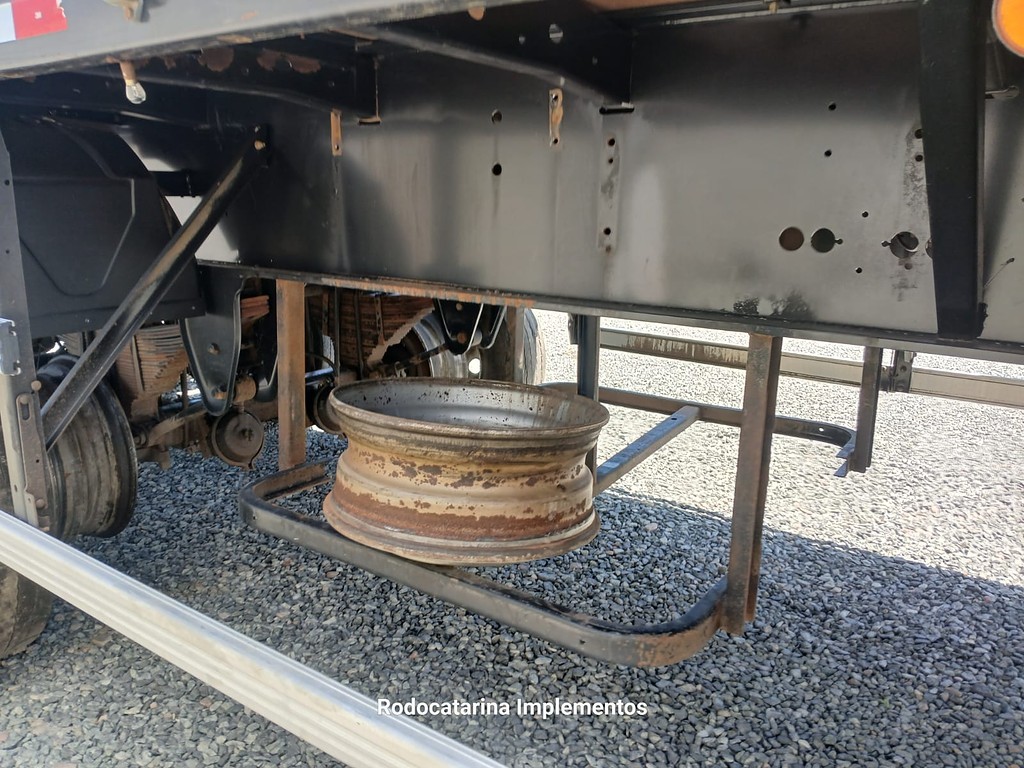 Carreta SEMI-REBOQUE GRANELEIRO Randon ANO 2023 3 Eixos de Rodocatarina Implementos LTDA na Santa Catarina