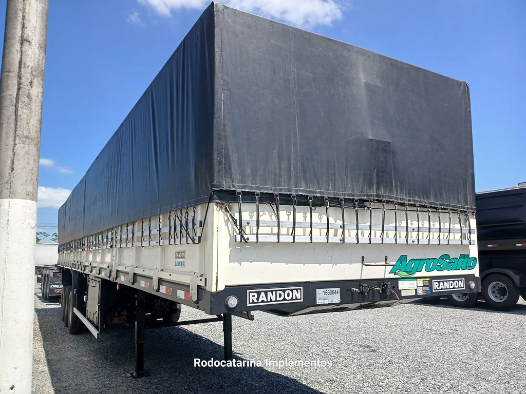 Carreta SEMI-REBOQUE GRANELEIRO Randon ANO 2023 3 Eixos de Rodocatarina Implementos LTDA na Santa Catarina