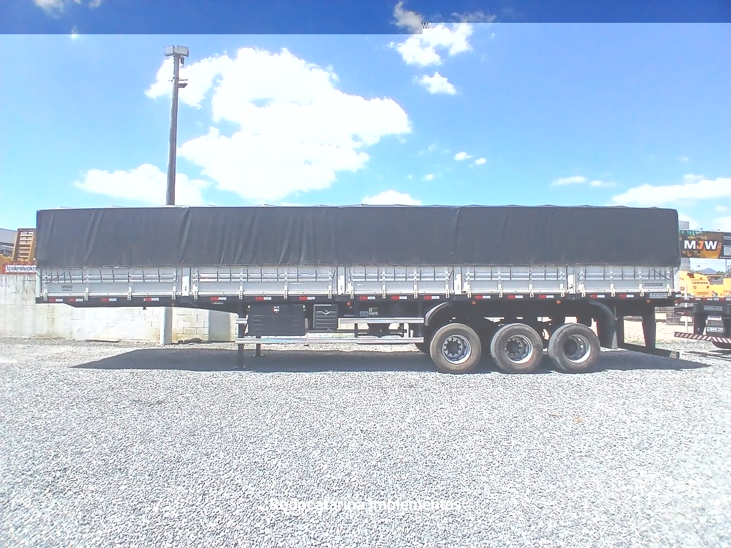 Carreta SEMI-REBOQUE GRANELEIRO Randon ANO 2023 3 Eixos de Rodocatarina Implementos LTDA na Santa Catarina