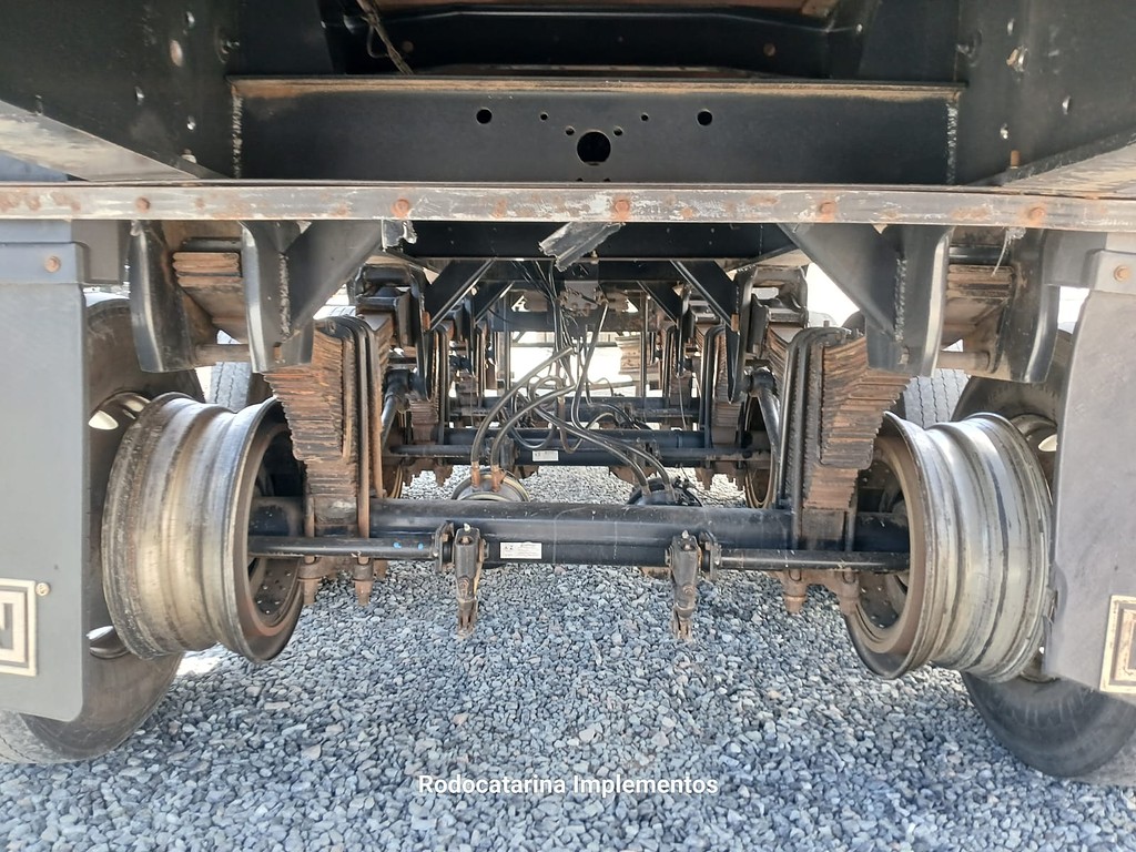 Carreta SEMI-REBOQUE GRANELEIRO Randon ANO 2023 3 Eixos de Rodocatarina Implementos LTDA na Santa Catarina
