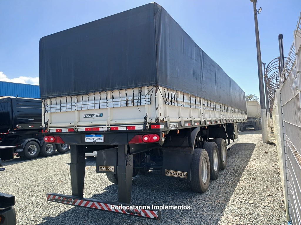 Carreta SEMI-REBOQUE GRANELEIRO Randon ANO 2023 3 Eixos de Rodocatarina Implementos LTDA na Santa Catarina
