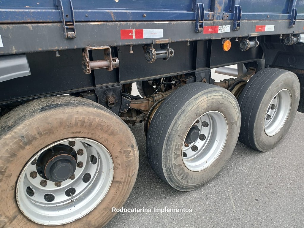 Carreta SEMI-REBOQUE CARGA SECA Librelato ANO 2014 1 Eixo de Rodocatarina Implementos LTDA na Santa Catarina