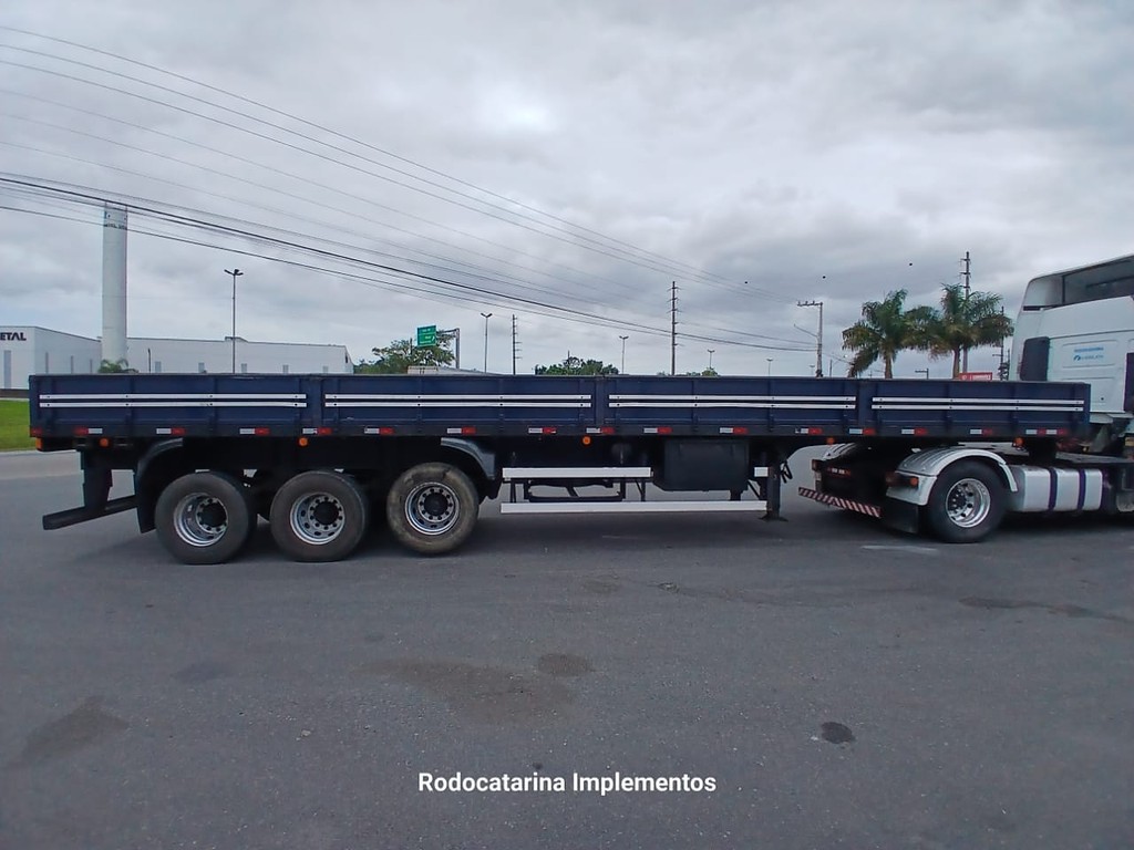 Carreta SEMI-REBOQUE CARGA SECA Librelato ANO 2014 1 Eixo de Rodocatarina Implementos LTDA na Santa Catarina