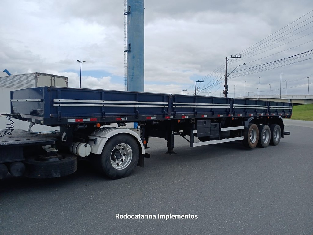 Carreta SEMI-REBOQUE CARGA SECA Librelato ANO 2014 1 Eixo de Rodocatarina Implementos LTDA na Santa Catarina