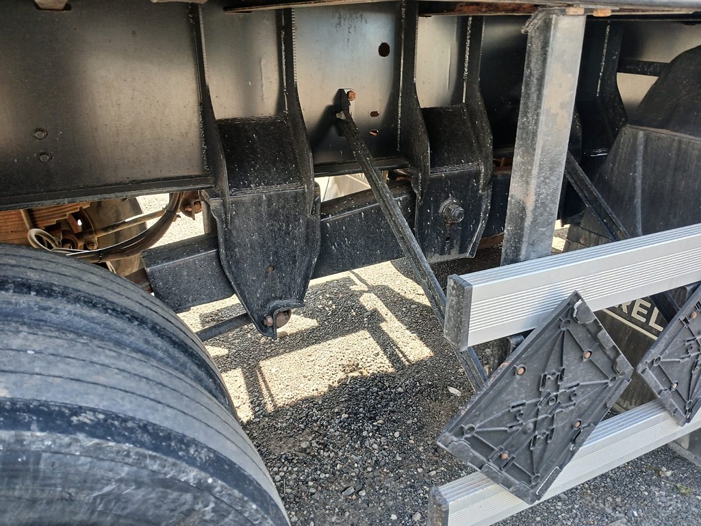 Carreta SEMI-REBOQUE BAU SIDER Librelato ANO 2022 1 Eixo de Rodocatarina Implementos LTDA na Santa Catarina