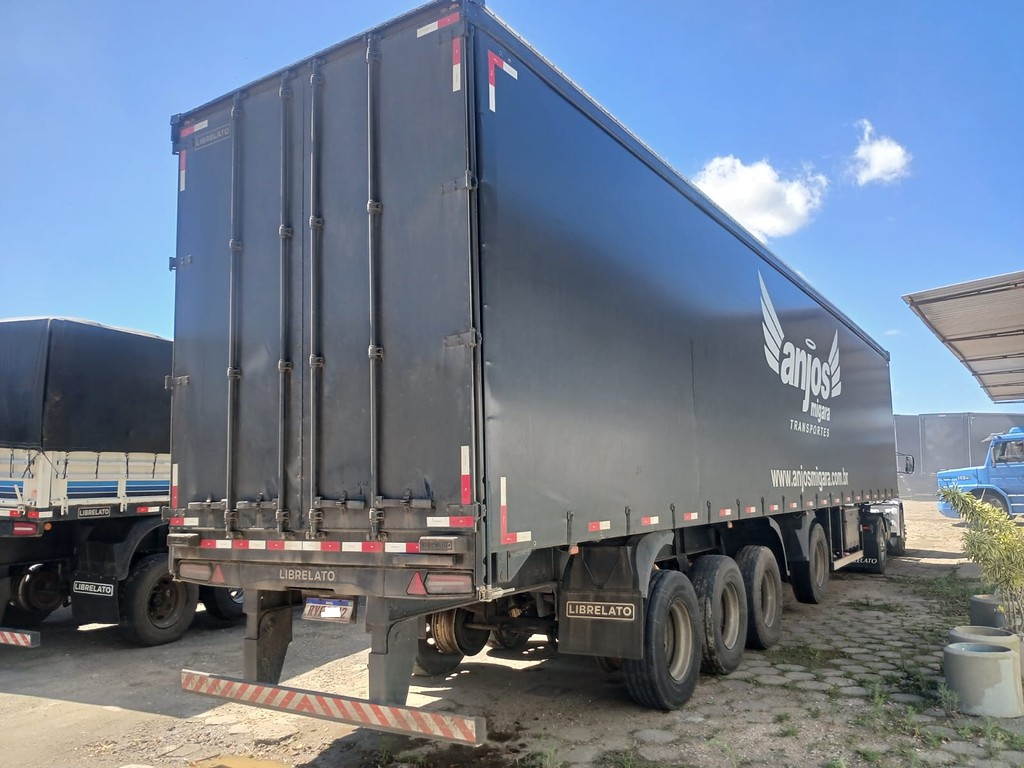 Carreta SEMI-REBOQUE BAU SIDER Librelato ANO 2023 4 Eixos de Rodocatarina Implementos LTDA na Santa Catarina
