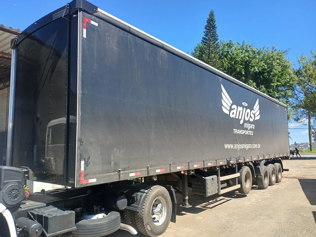 Carreta SEMI-REBOQUE BAU SIDER Librelato ANO 2023 4 Eixos de Rodocatarina Implementos LTDA na Santa Catarina