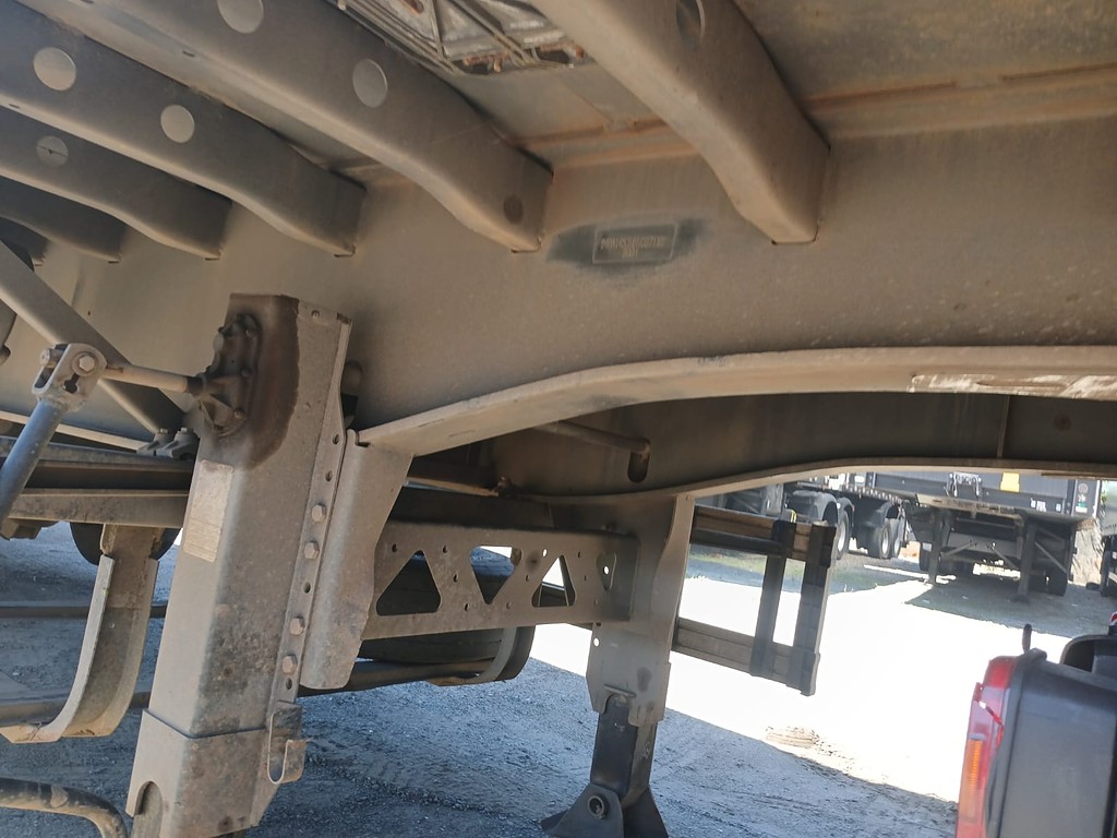 Carreta SEMI-REBOQUE GRANELEIRO Facchini ANO 2022 1+1+1 Vanderleia de Rodocatarina Implementos LTDA na Santa Catarina