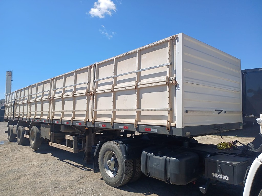 Carreta SEMI-REBOQUE GRANELEIRO Facchini ANO 2022 1+1+1 Vanderleia de Rodocatarina Implementos LTDA na Santa Catarina