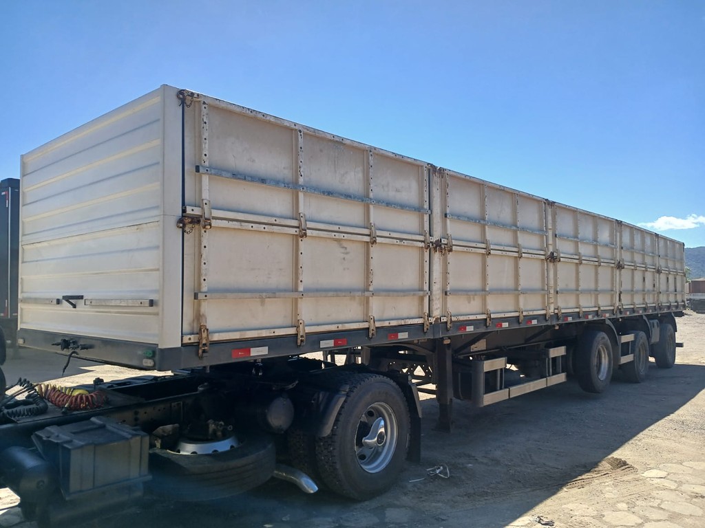 Carreta SEMI-REBOQUE GRANELEIRO Facchini ANO 2022 1+1+1 Vanderleia de Rodocatarina Implementos LTDA na Santa Catarina